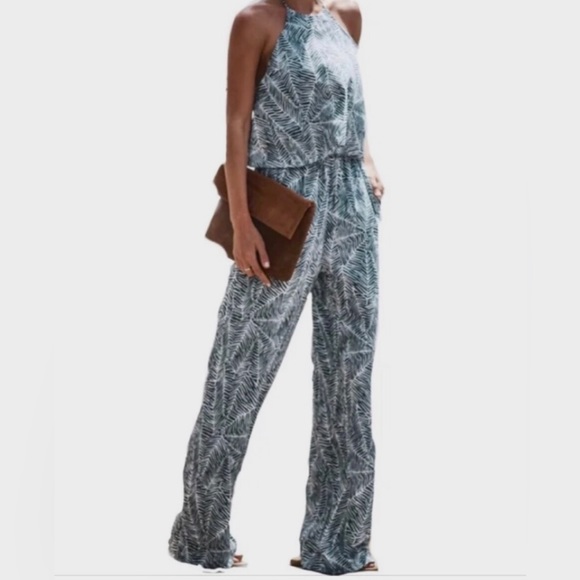 VICI “seeking shade” tropical leaf print pocketed halter jumpsuit w/overlay. L - Picture 5 of 15